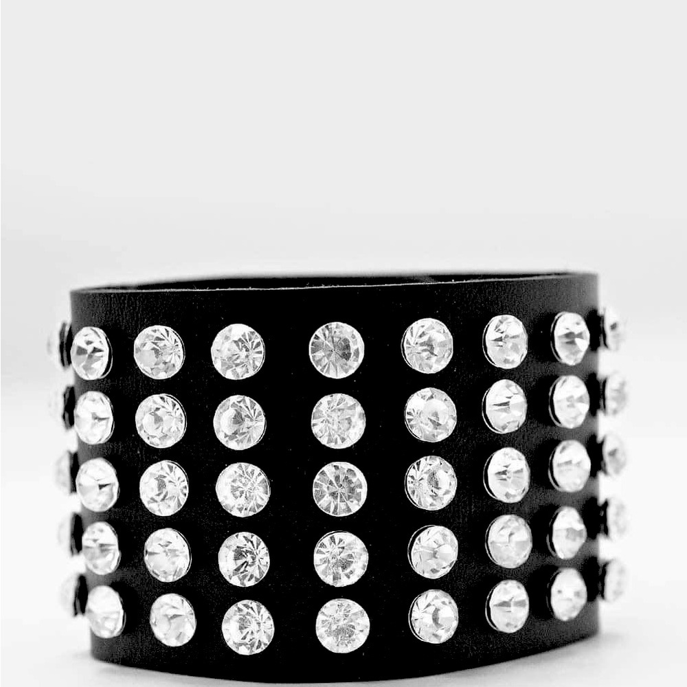 Black snap bracelet with rhinestone around